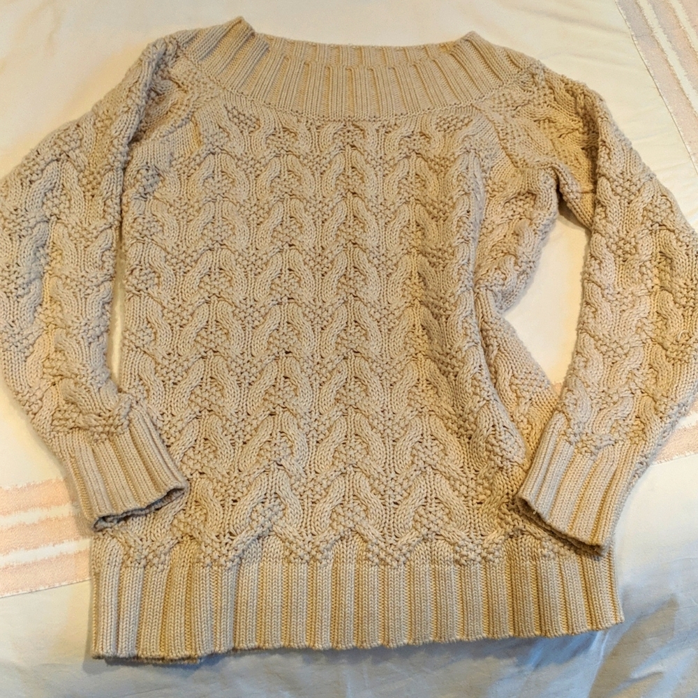Vineyard Vines cable knit sweater